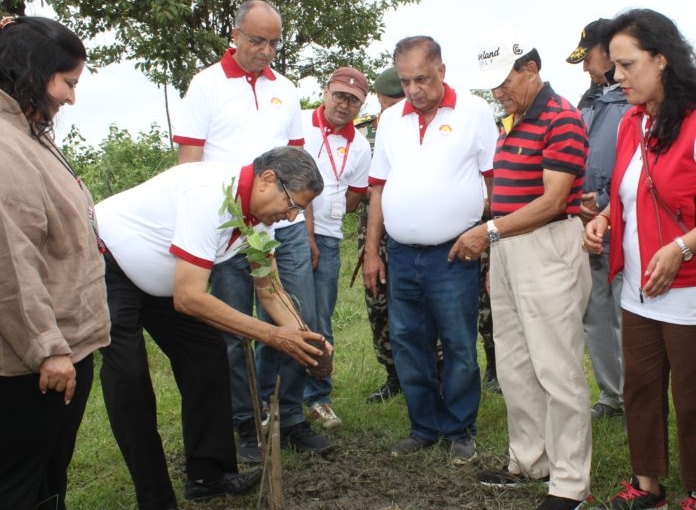 सनराइज बैंकद्घारा वृक्षारोपण