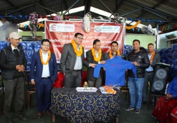 सिटी एक्सप्रेस ग्रुपद्धारा मानव सेवा आश्रमलाई ज्याकेट हस्तान्तरण