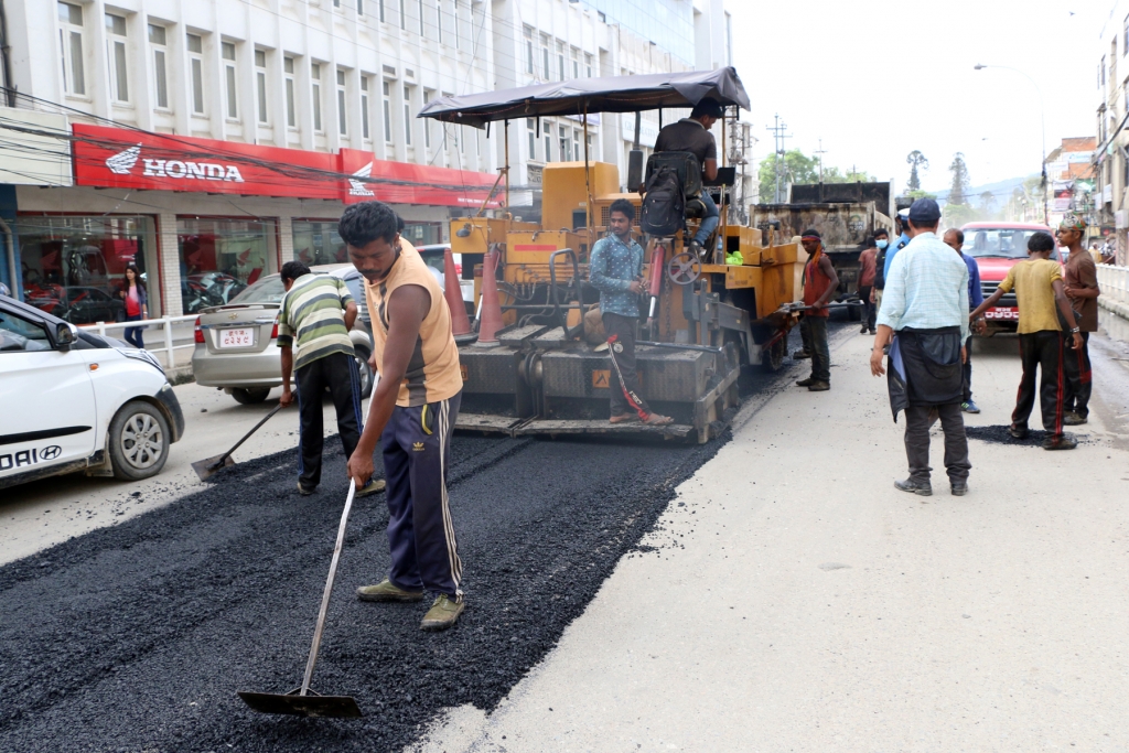३३ महिनामा चार किलोमिटर सडक कालोपत्र