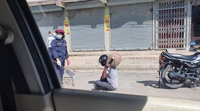 ग्यास सिलिण्डर बोकेकालाई यातना दिएकोमा प्रहरीको छानबिन शुरु