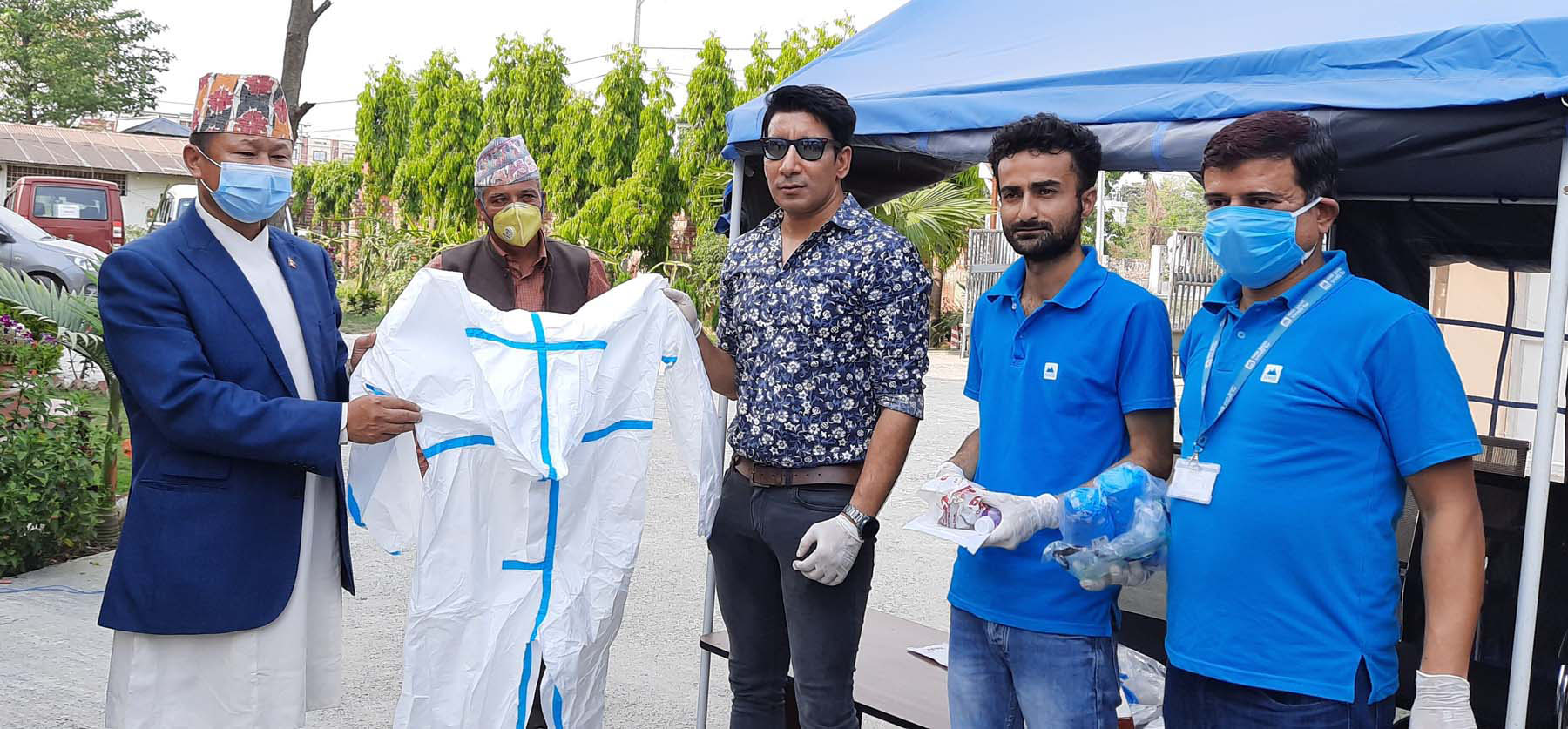 एनएमबी बैंकद्वारा १०० थान पिपिई सहयोग