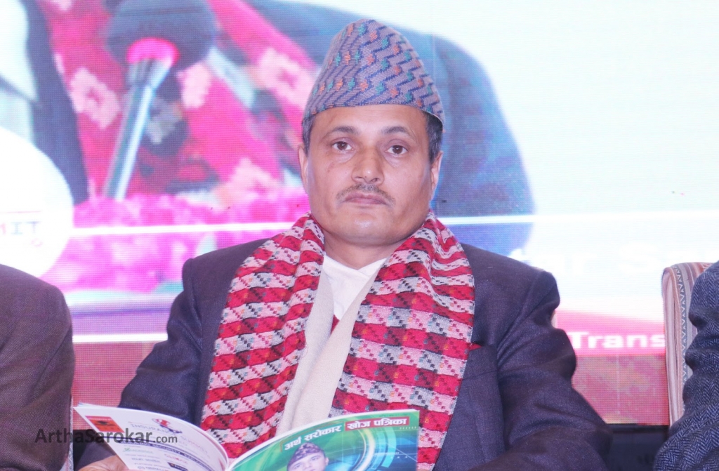 सहुलियतपूर्ण कर्जा, महिलाका लागि १५ लाख, दलितले लिँदा १० लाख, शिक्षिक बेरोजगारले लिँदा ७ लाख विदेशबाट फर्केर आउनेले १० लाख रुपैयाँ पाउँछन्, यसमा यही व्यवसाय भन्ने छैन, यसमा कुनै पनि धितो राख्नु पर्दैन, ब्याजदर पनि ५ प्रतिशत हुन्छ