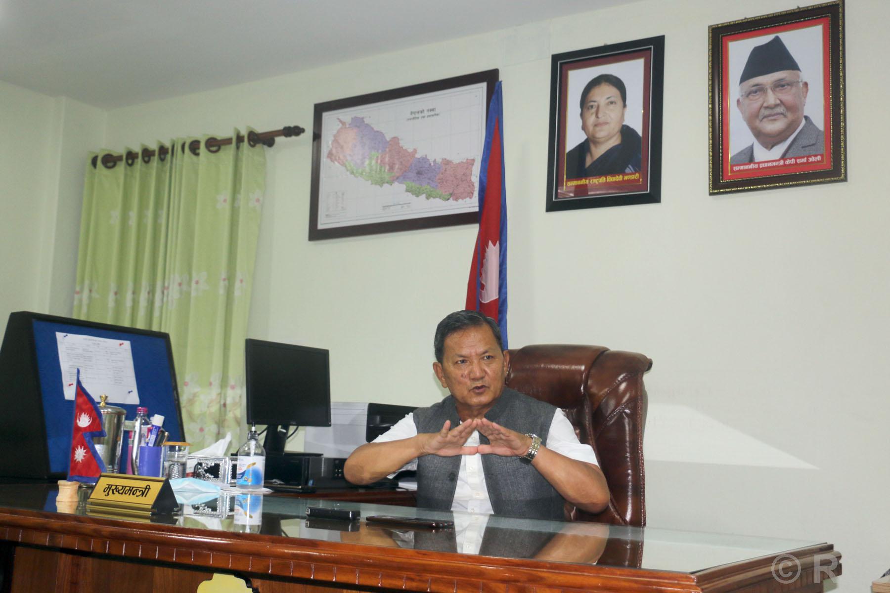 संविधान इमान्दारीका साथ कार्यान्वयन गर्दै समस्या परेमा संशोधन गरेर जान सकिन्छ