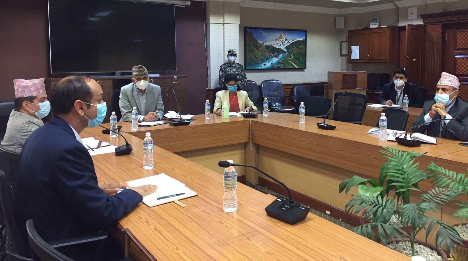 असार मसान्तभित्र गरिब घरपरिवार पहिचान र परिचयपत्र वितरण सकिने