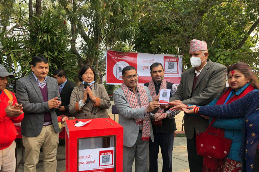 प्रभु बैंकद्वारा तालबाराही मन्दिर समितिलाई क्युआर कोड हस्तान्तरण