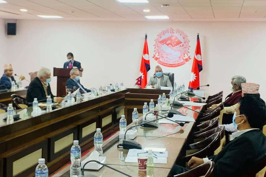 निषेधाज्ञालाई थप कडा पार्ने सीसीएमसीको निर्णय, बैंकमा एक चौथाई कर्मचारी मात्र रहन पाउने