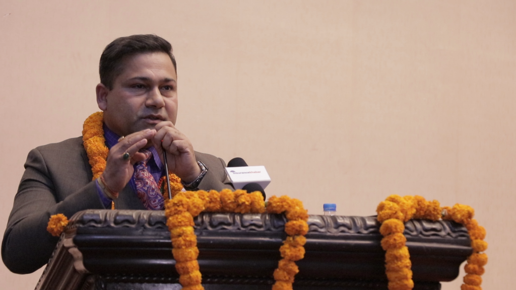 फुलको बारी केहि समय पछि ओइलाउछ मासिन्छ । तर सालको रुख लगाउने हो भने दिर्घकालिन हुन्छ । जीवन बीमामा सालको रुख नै रोप्ने हो