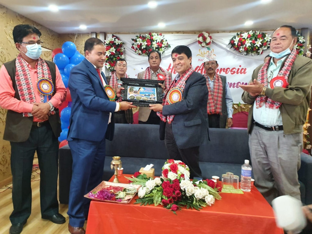 निजी क्षेत्रलाई खोपको प्राथमिकतामा राख्न वरिष्ठ उपाध्यक्ष ढकालको सरकारलाई आग्रह