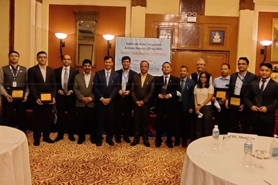 यी बैंक तथा वित्तीय संस्थाको फाइनान्सियल रिपोर्ट उत्कृष्ट ठहर, आईक्यानबाट पाए अवार्ड