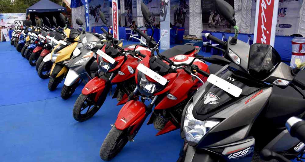 टीभीएसका यी १२ माेडलका बाइक र स्कुटर: बिना व्याज ६ हजार मात्रै किस्ता