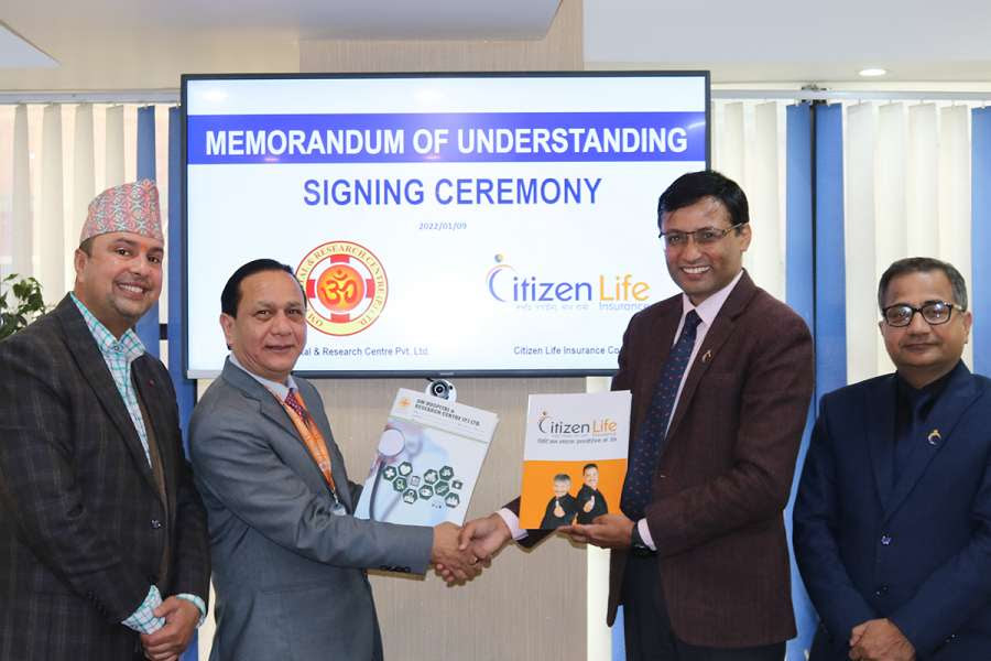 सिटिजन लाइफ इन्स्योरेन्स र ओम हस्पिटल बिच स्वास्थ्य सेवा सम्बन्धी सम्झौता