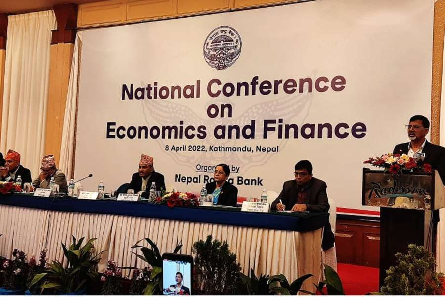 राष्ट्र बैंकका संचालकले करौडौ रकमको बार्गेनिङ गरेको सूचना पाएको छु: अर्थमन्त्री शर्मा