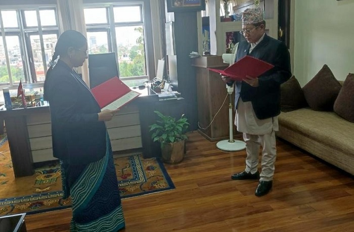 लुम्बिनी विकास बैंकका नवनियुक्त अध्यक्षले गरे शपथ ग्रहण