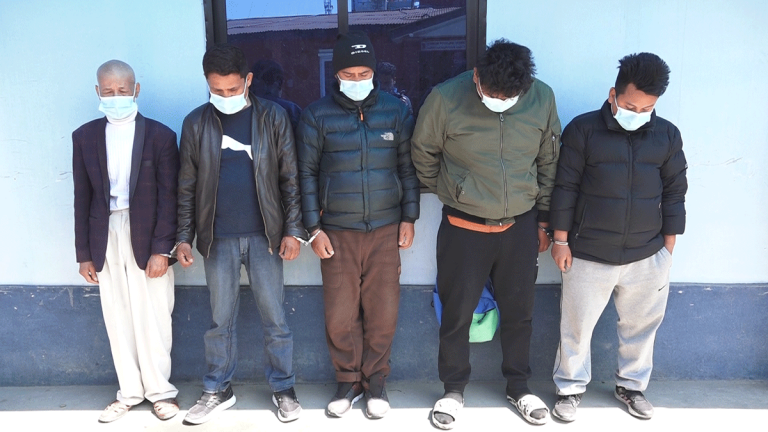 अनलाइन जुवा र नागरिकतासम्बन्धी अपराधमा संलग्न ११ जना पक्राउ