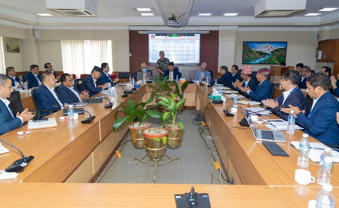 राजस्वका हाकिमलाई अर्थमन्त्रीको ठाडो प्रश्नः राजस्व किन उठेन, नक्कली भ्याट बिलको कुरा के हो ?