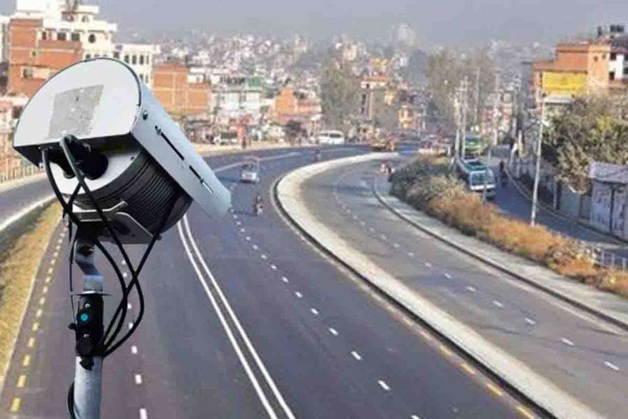 तीव्र गतिमा गुड्ने गाडीको निगरानी गर्न काठमाडौँको सडक अत्याधुनिक क्यामेरा
