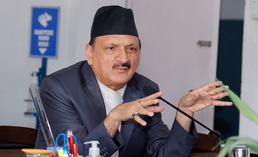 अर्थमन्त्रीको राजीनामा माग गर्दै निर्माण व्यवसायी धर्नामा