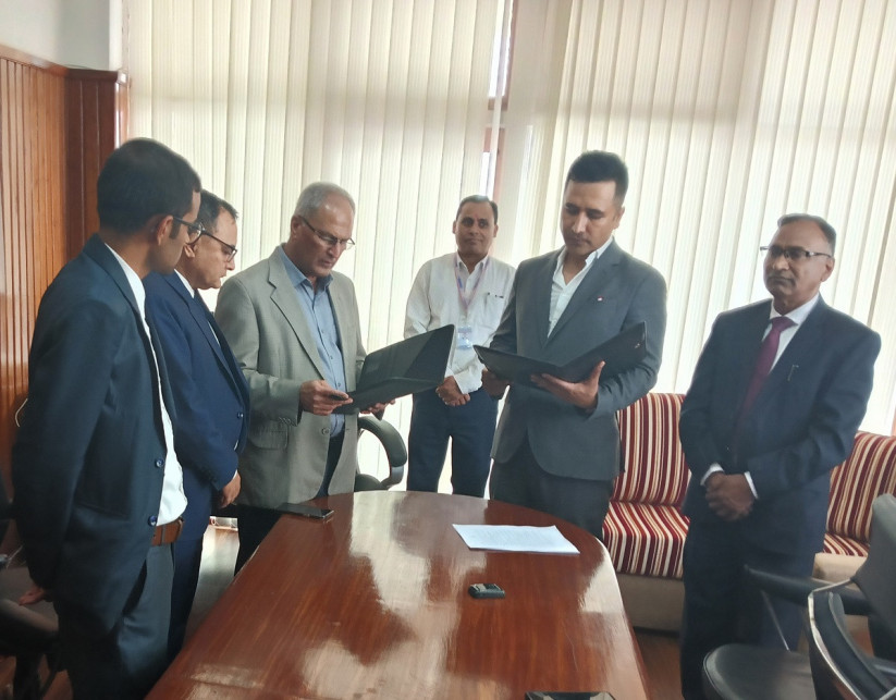 लिवर्टी माइक्रो लाइफका अध्यक्ष निकोलस पाण्डेद्वारा सपथ ग्रहण