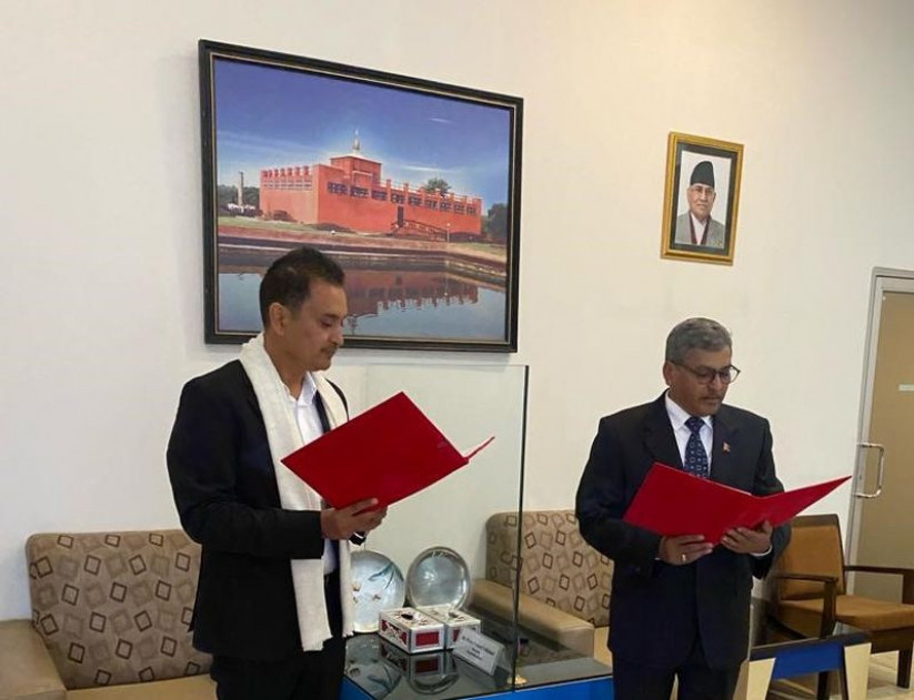 माछापुच्छ्रे बैंकका नवनियुक्त अध्यक्ष रोशन केसीले लिए पद तथा गोपनियताको शपथ