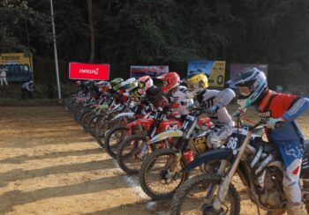 डर्टबाइक रेसिङ प्रदर्शनीको टिकट आइएमई पेबाट