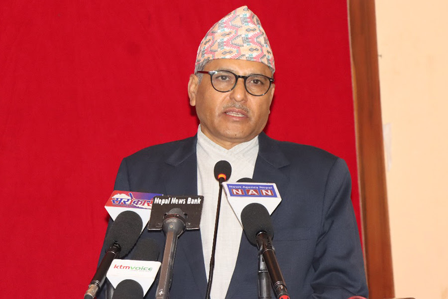 मौद्रिक नीतिप्रति अपेक्षा धेरै, ऋण पासोमा पर्नबाट रोक्नुपर्छ : गभर्नर