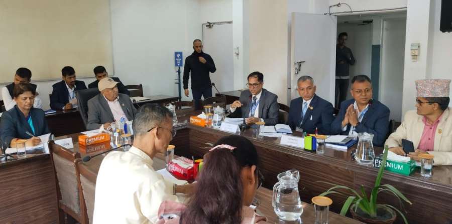 पूर्व अर्थमन्त्रीको खुलासा : धितोपत्र बोर्डकै कर्मचारीको भित्री कारोबारमा मिलोमतो छ ! 