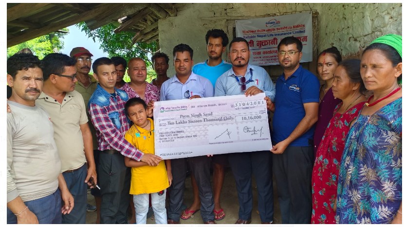 रिलायबल नेपाल लाइफद्वारा १० लाख १६ हजार रुपैयाँ मृत्यु दाबी भुक्तानी