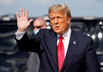 गैरकानुनी रुपमा अमेरिकामा बसेकालाई ‘मास डिपोर्ट’ गर्नु बाहेकको विकल्प छैन : ट्रम्प