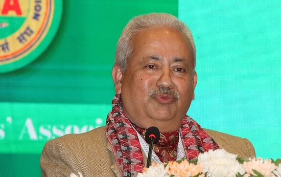 ऋणी र बैंकमध्ये बैंक नै बाँच्नुपर्छ