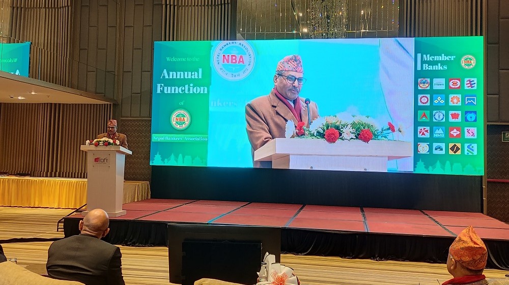 कयौं उतारचढावका बीच पनि नेपालको बैंकिङ स्थिर छ : गभर्नर अधिकारी
