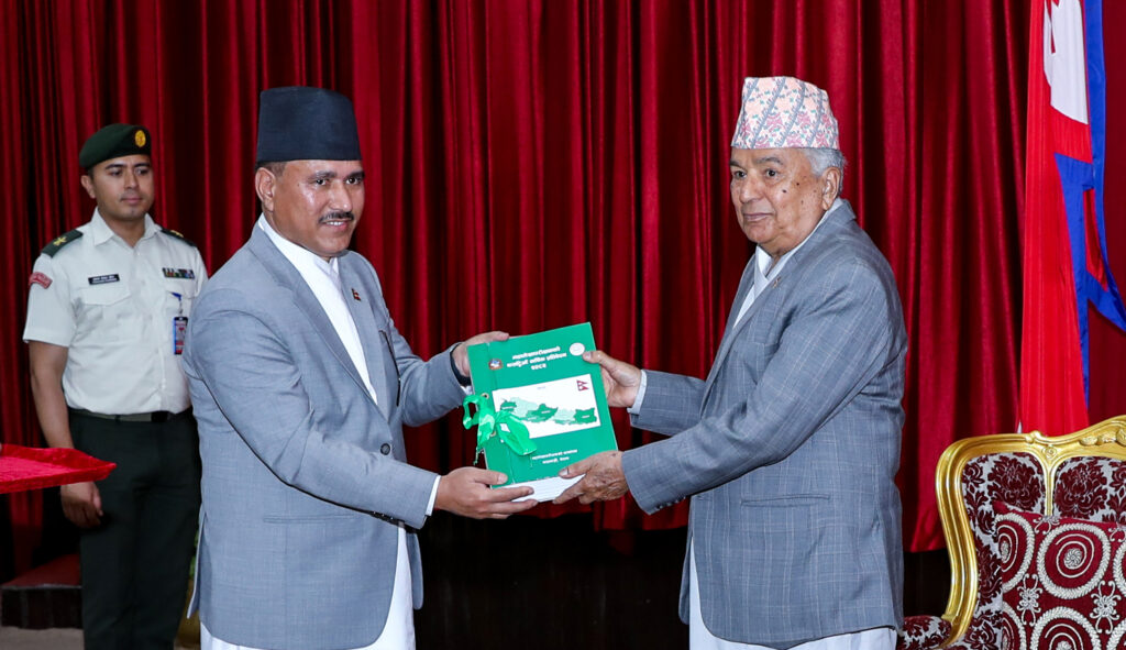 महालेखाले बुझायो ६२औं वार्षिक प्रतिवेदन