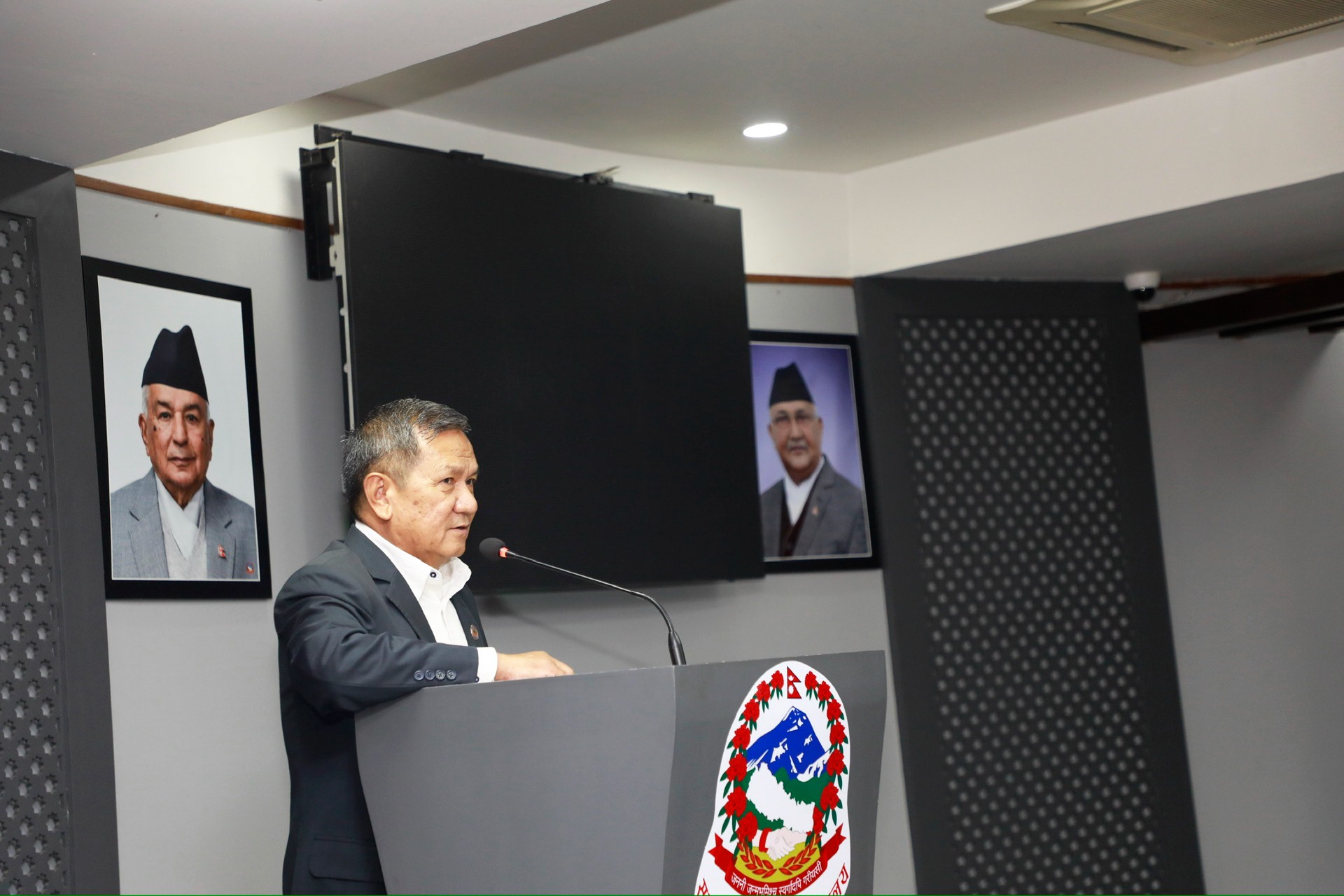 सञ्चार मन्त्रालयले भन्यो- नेपालमा दर्ता नहुने सामाजिक सञ्जाल प्लेटफर्म क्रमश: निष्क्रिय पार्छौं