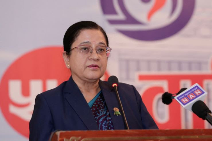 बैंकिङ र बीमा क्षेत्रबीच सहकार्य गर्दै उत्पादनशिल क्षेत्रमा लगानी गर्न का.मु.गभर्नर ढुंगानाको आग्रह