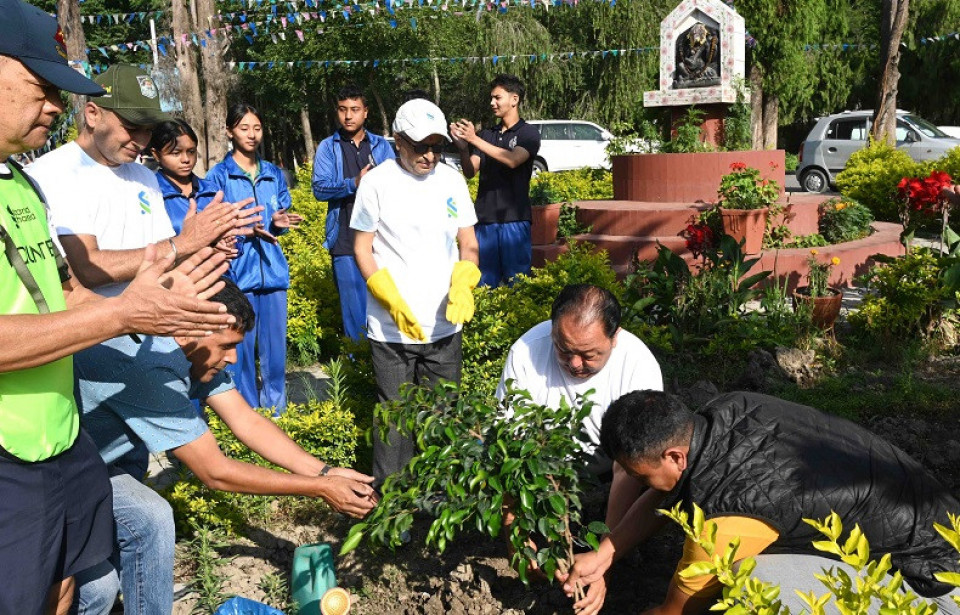 स्ट्याण्डर्ड चाटर्ड बैंकको साताव्यापी वृक्षारोपण कार्यक्रम सम्पन्न
