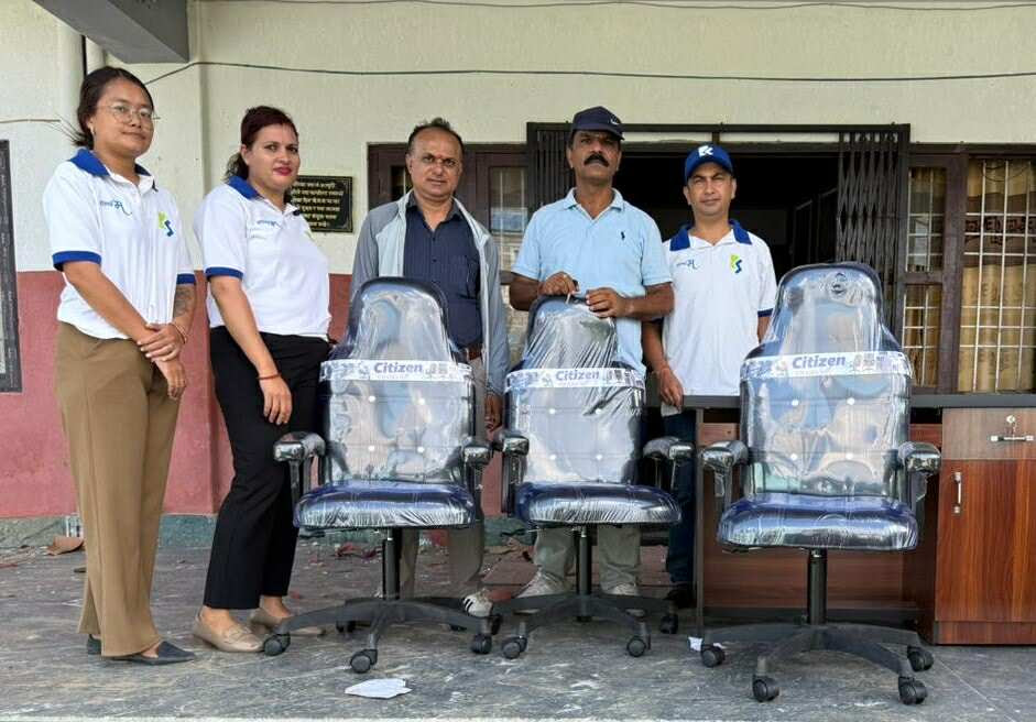 कामना सेवा विकास बैंकले वडालाई दियो कुर्सी, प्रहरीलाई कम्प्युटर र प्रिन्टर सहयोग