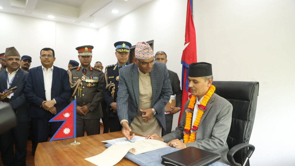 गृहमन्त्री अर्यालका तीन निर्णय- काजक्रियालाई एक लाख, शव लैजान सघाउने र शोक दिवस मनाउने