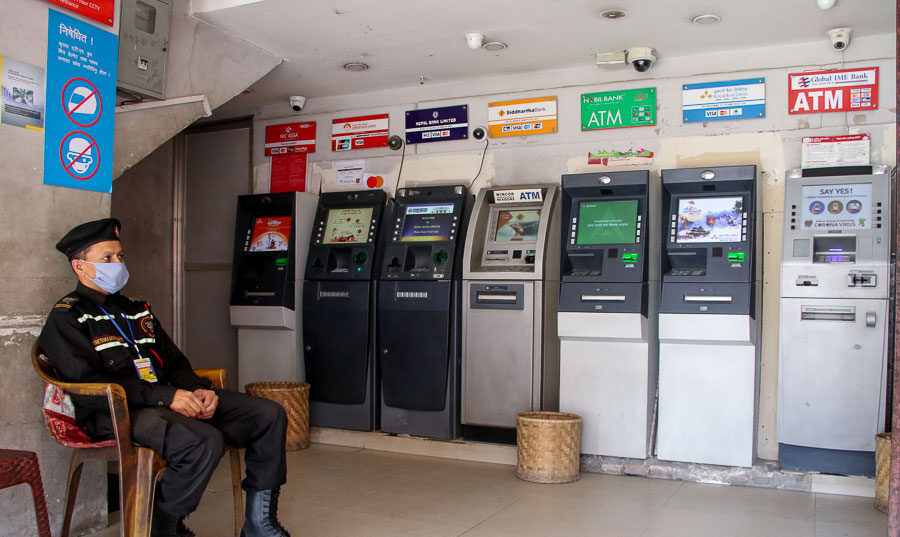 एटीएमबाट झिक्न पाउने रकमकाे सीमा घट्यो