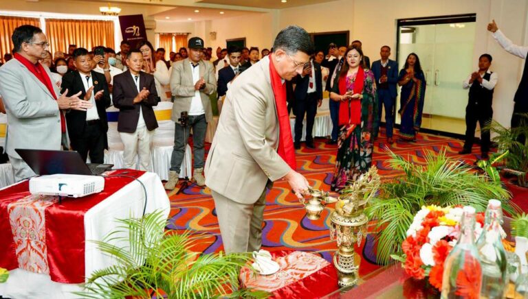 गण्डकी प्रदेशका उत्कृष्ट अभिकर्ता नेशनल लाइफद्वारा सम्मानित