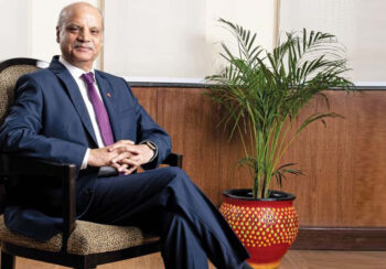 नाफामा गिरावटपछि बाहिरिँदै बैंकका लगानीकर्ता