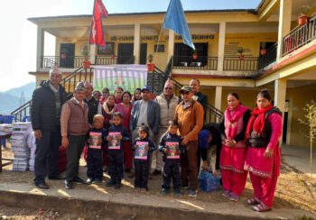 कामना सेवा विकास बैंकद्वारा रामकोश फूलबारी विद्यालयमा पोशाक तथा शैक्षिक सामाग्री वितरण