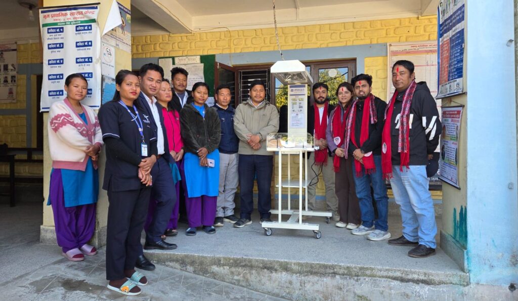ज्योति विकास बैंकद्वारा कोशी प्रदेशका दुर्गम क्षेत्रका स्वास्थ्य चौकीहरुलाई बेबी वार्मर प्रदान