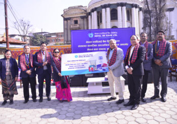 नेपाल एसबीआई बैंकद्वारा १०७ बालबालिकालाई न्यानो कपडालगायत सामग्री सहयोग