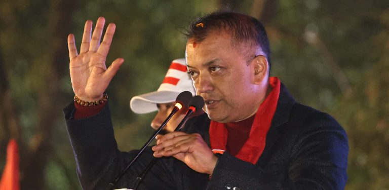 गगन आधिकारिक काँग्रेसको सभापति, रुख र चारतारे झण्डा पनि गगन पक्षकै’ !