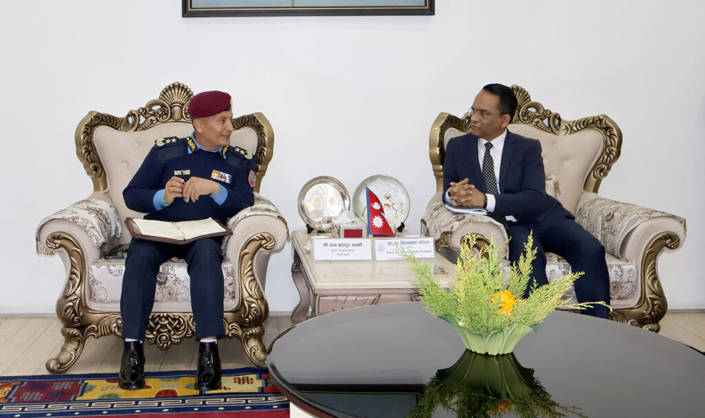 बैंकिङ क्षेत्रको सुरक्षा संकट: गभर्नरले गरे आईजीपी र बैंकर्स एसोसिएसनसँग छलफल