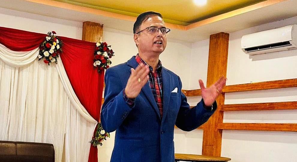 युनाइटेड अजोडबाट १ वर्षमै बाहिरिए गौतम