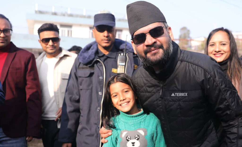 बालेनको क्रेजः इलाममा बाआमा खुसी