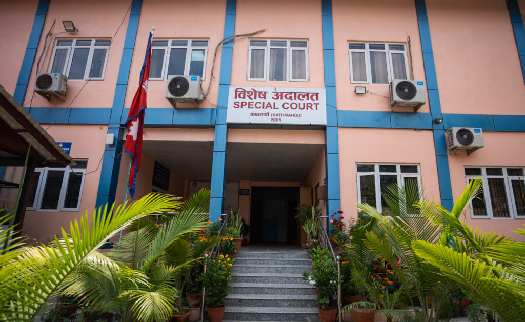 सरकारको नाममा कायम गर्नुपर्ने जग्गा मालपोतका हाकिमले दिलाए व्यक्तिलाई