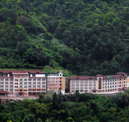 पूर्वऊर्जा मन्त्री दीपक खड्काको होटल फरेस्ट इनले आइपीओ जारी गर्ने