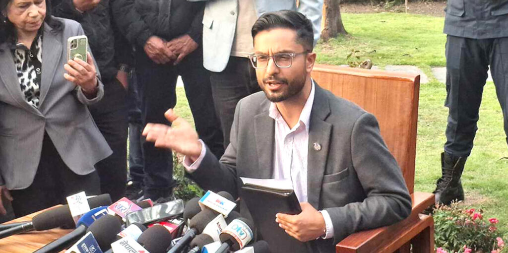 शिक्षामन्त्री सस्मितकाे सम्पत्ति २४ करोड