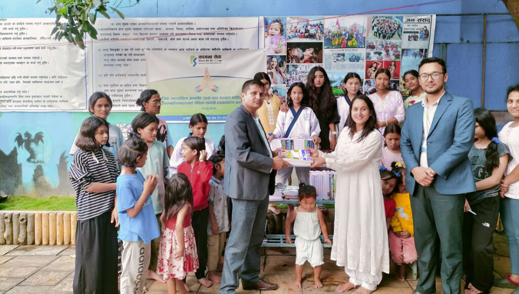 कामना सेवाको सहयोगमा अनाथ बालबालिकालाई शैक्षिक सामग्री वितरण